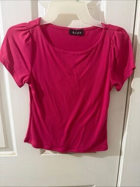 Women's Bright Fuchsia Short Sleeve Scoop Neck Top
